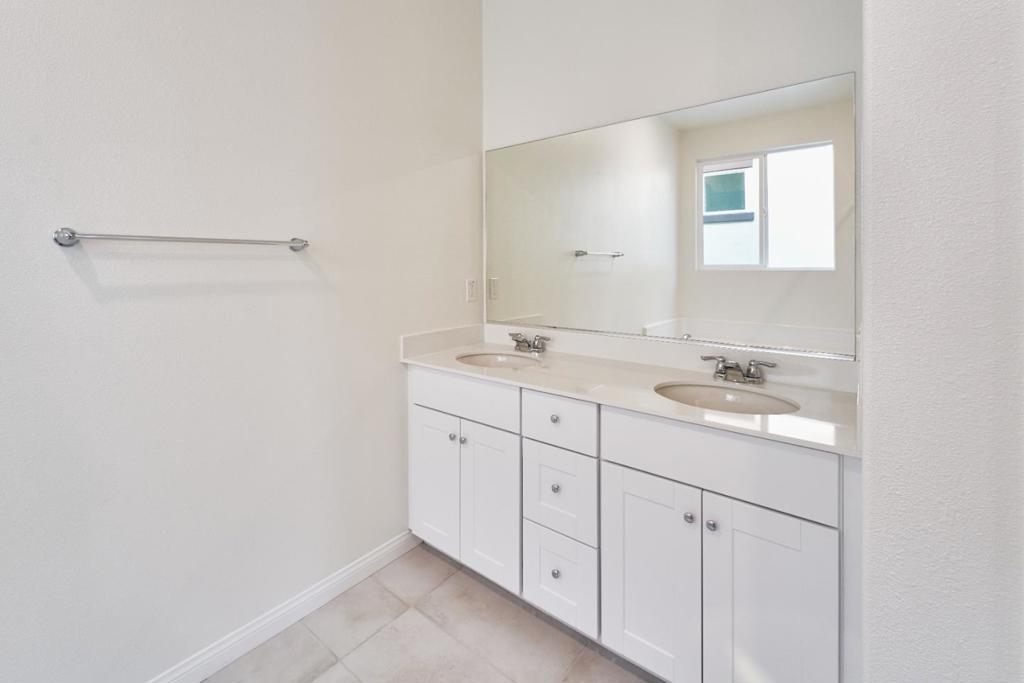 729 Daniel Freeman Circle