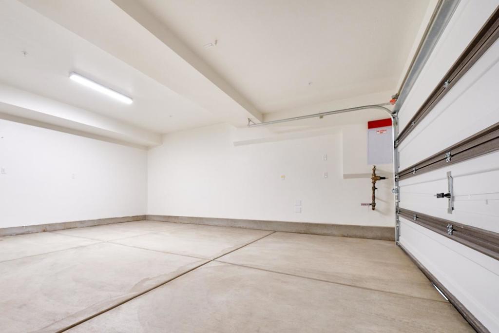 729 Daniel Freeman Circle