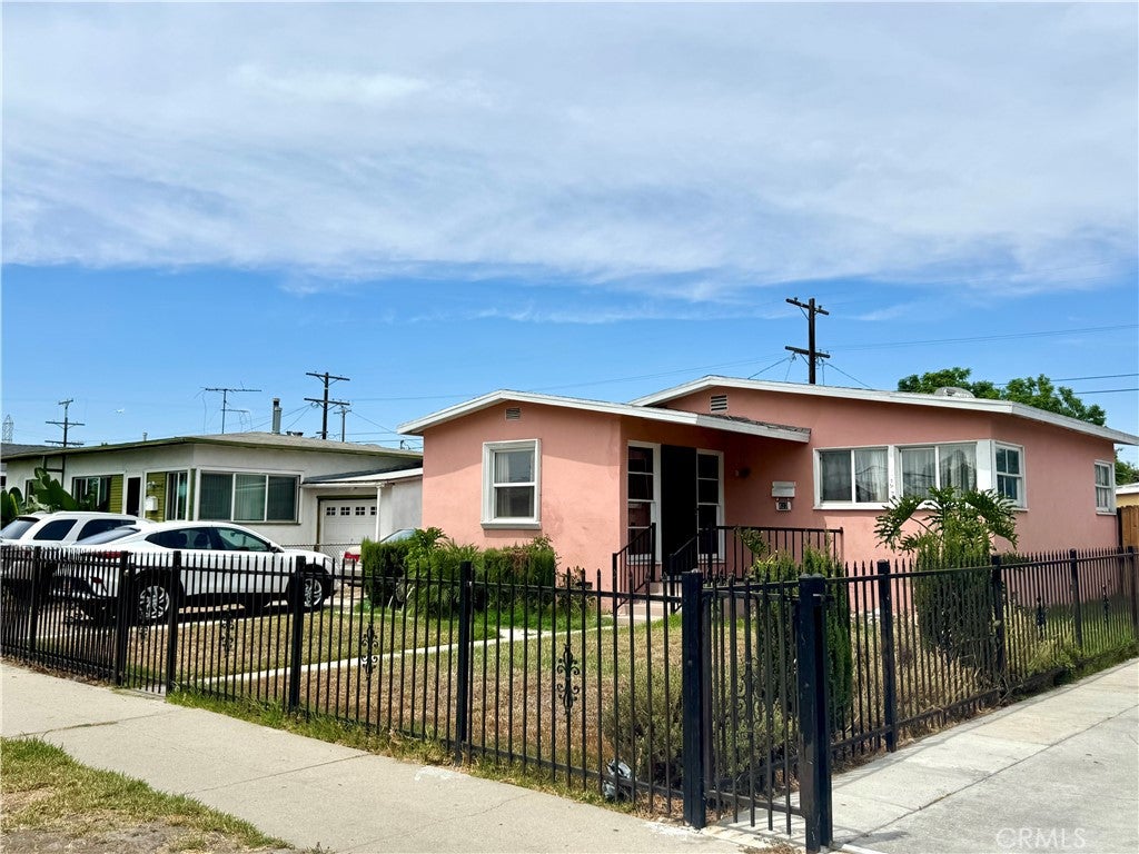 823 E 102nd ST, Los Angeles CA 90002