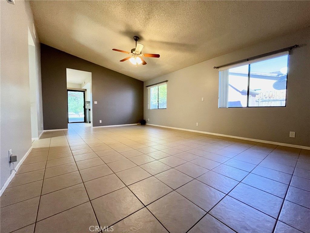 listing image 130727728044177789123