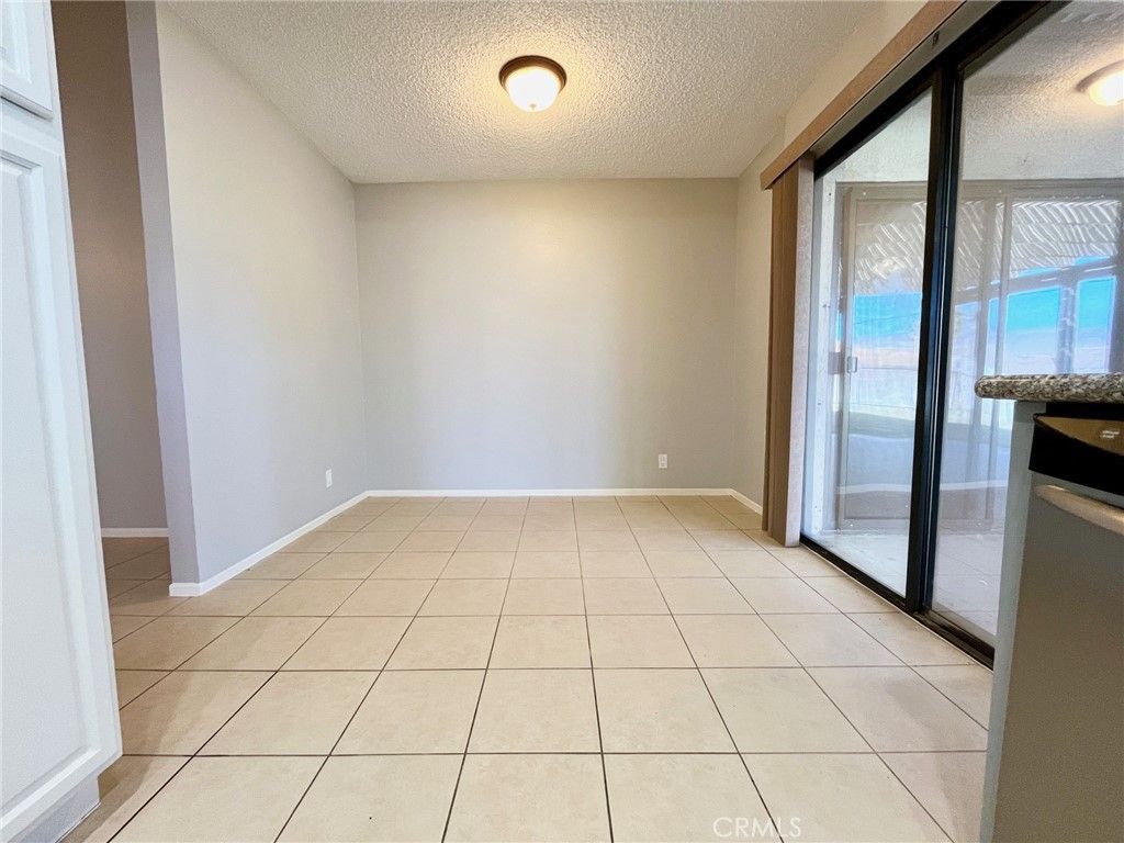 listing image 130722770957527992954