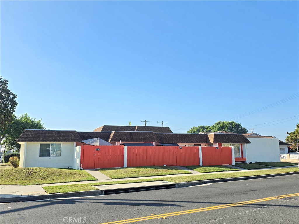 13711 Magnolia Street