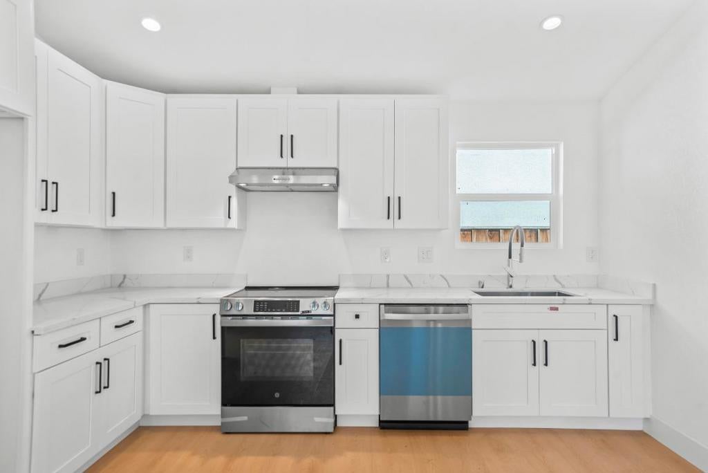 374 S 21st Street