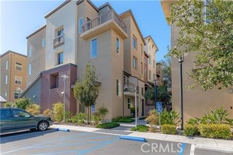 37 Waldorf Irvine CA 92612