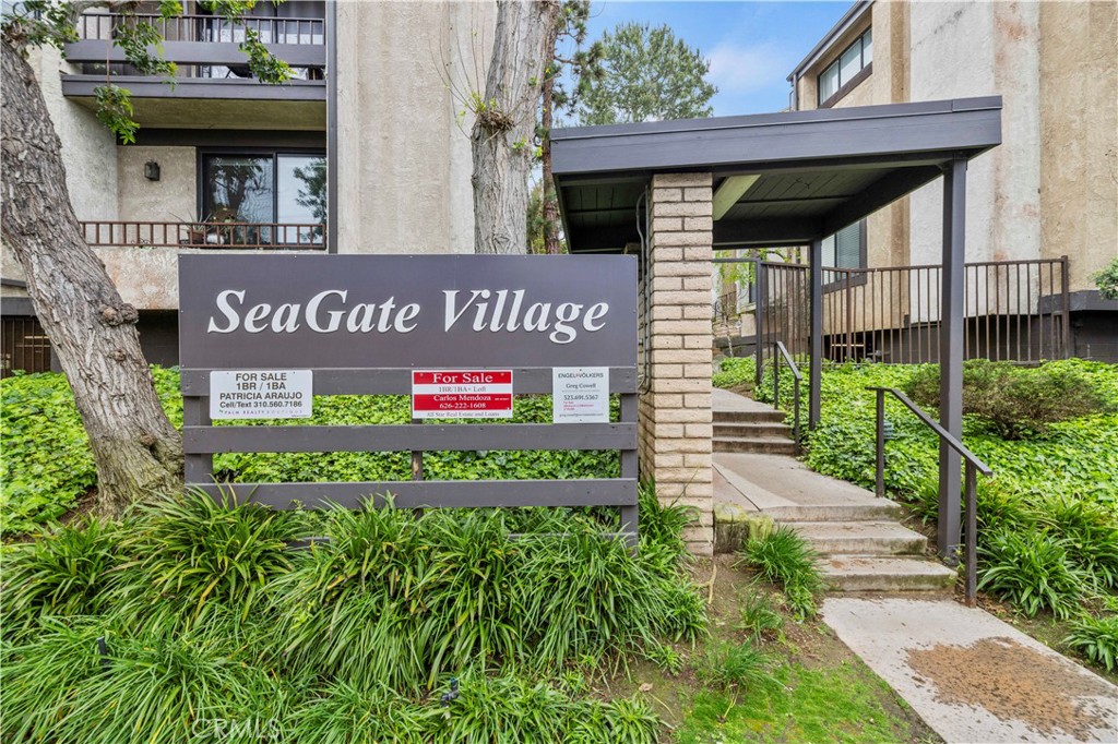 8128 Manitoba Street 109