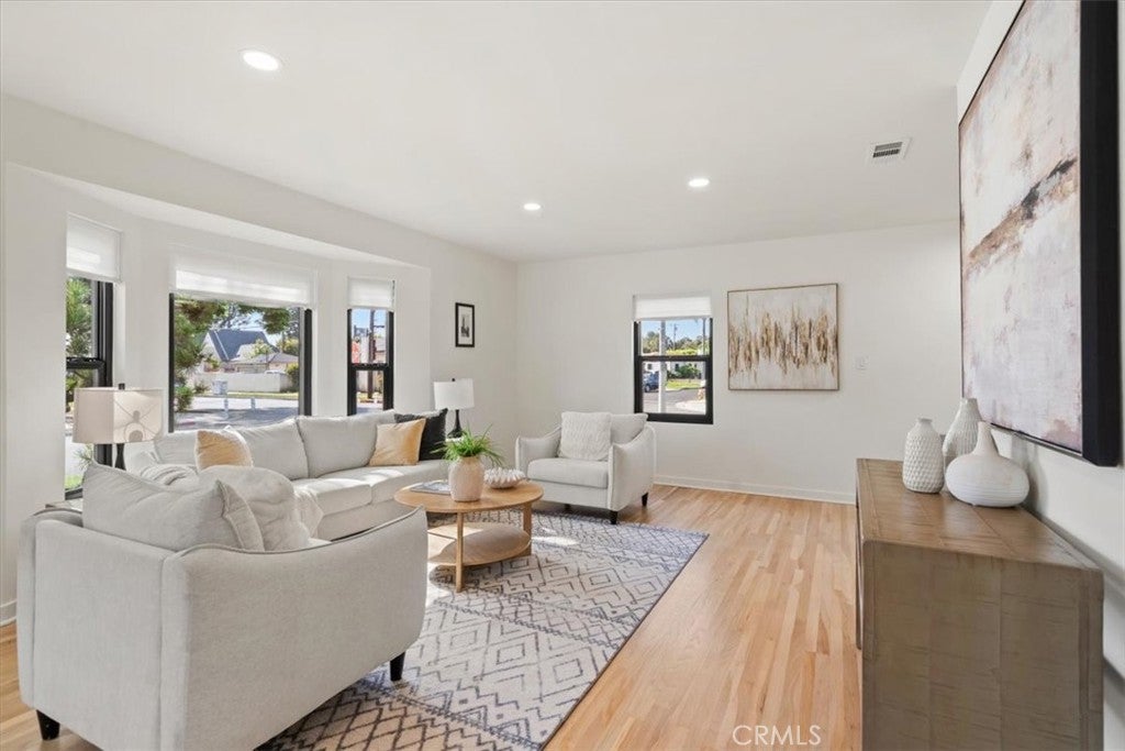 3893 Cherrywood