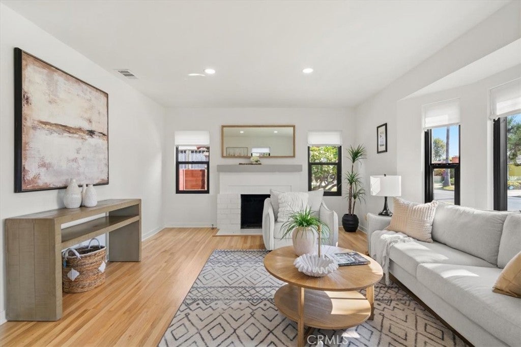 3893 Cherrywood