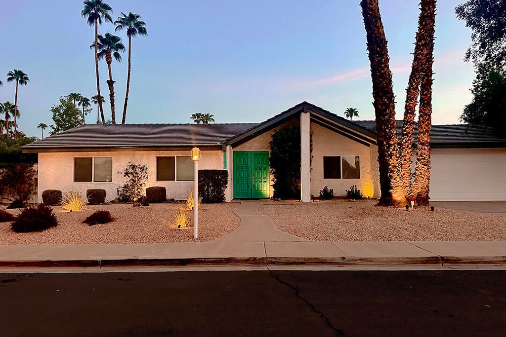 2963 E Orella Circle