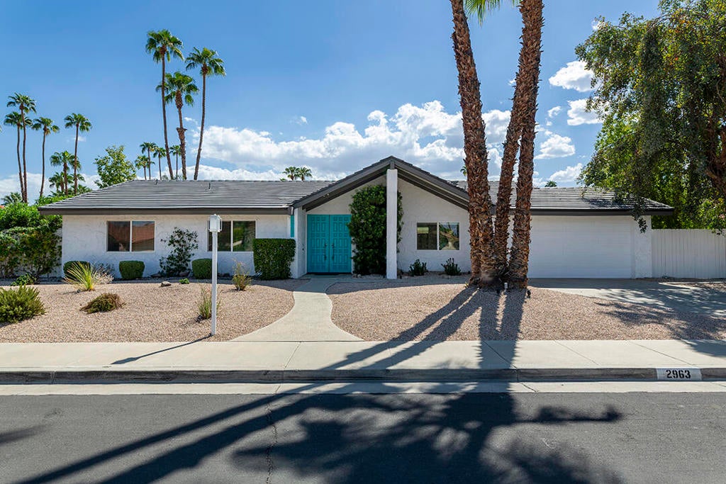 2963 E Orella Circle