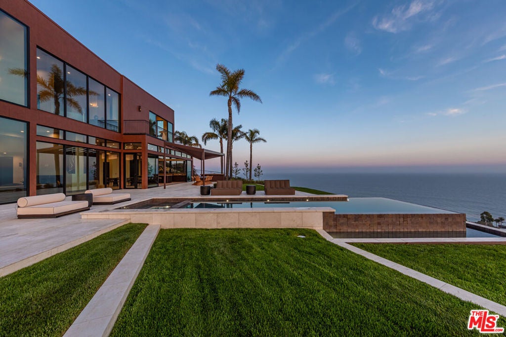 4346 Avenida De La Encinal