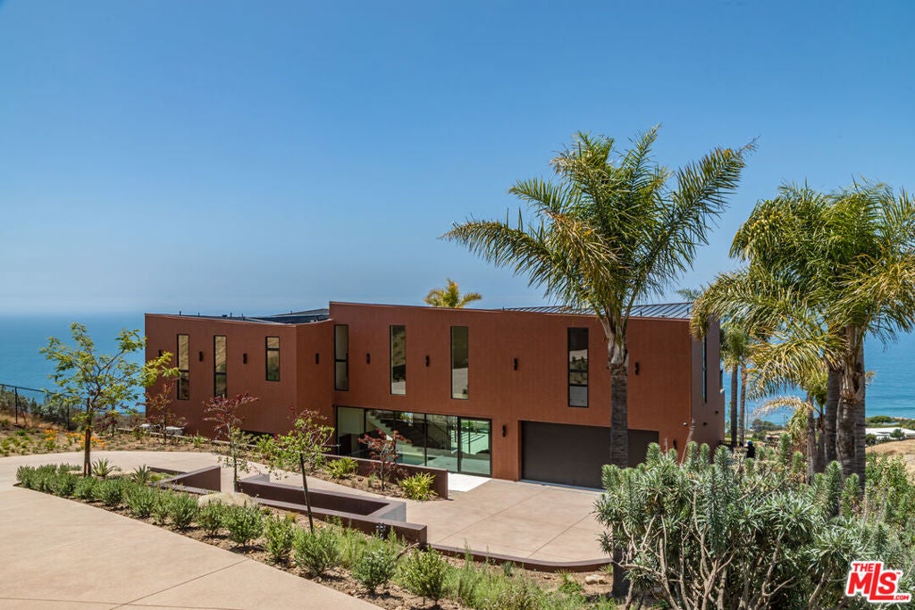 4346 Avenida De La Encinal