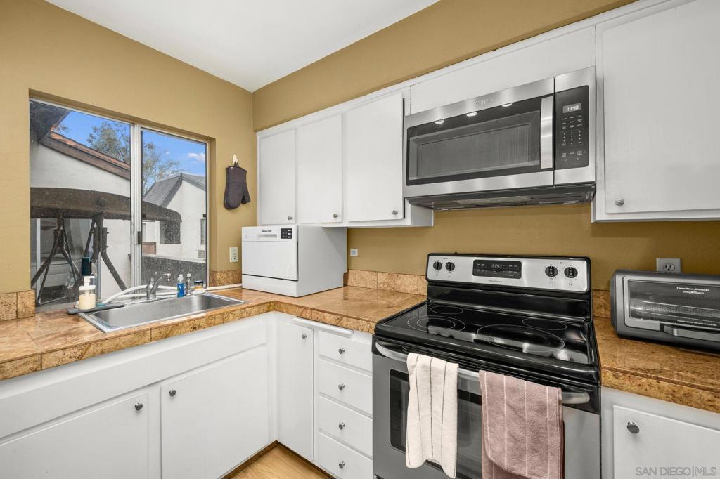 1307 Caminito Gabaldon H