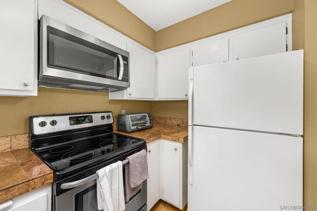 1307 Caminito Gabaldon H