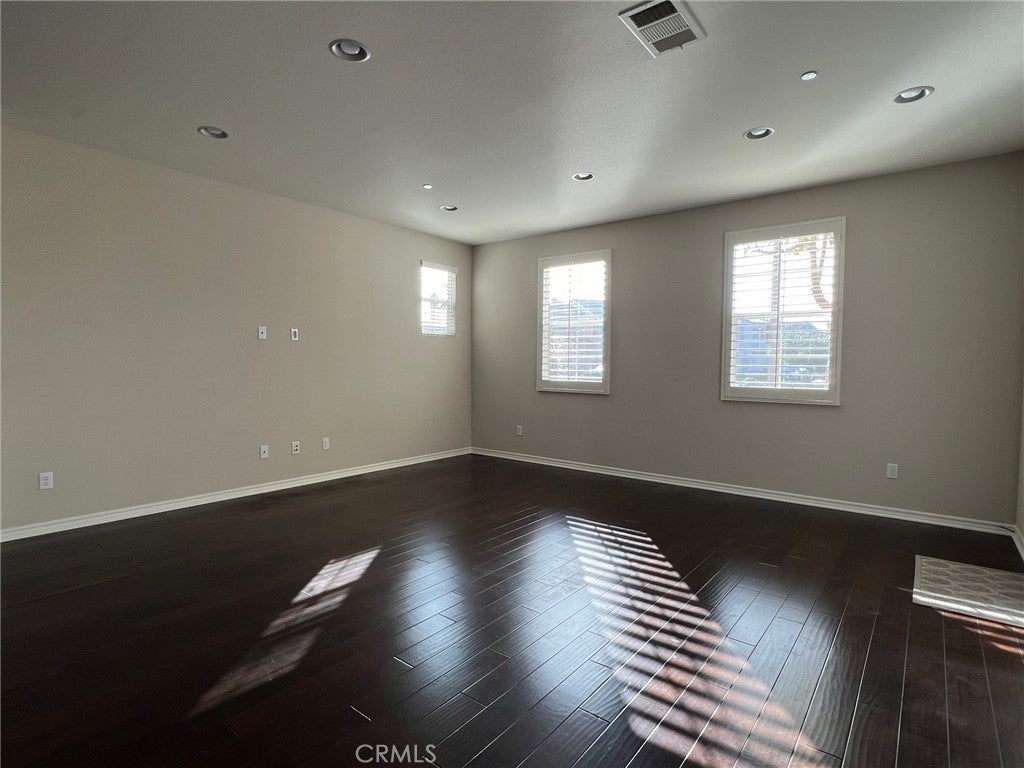 789 E Sierra Madre