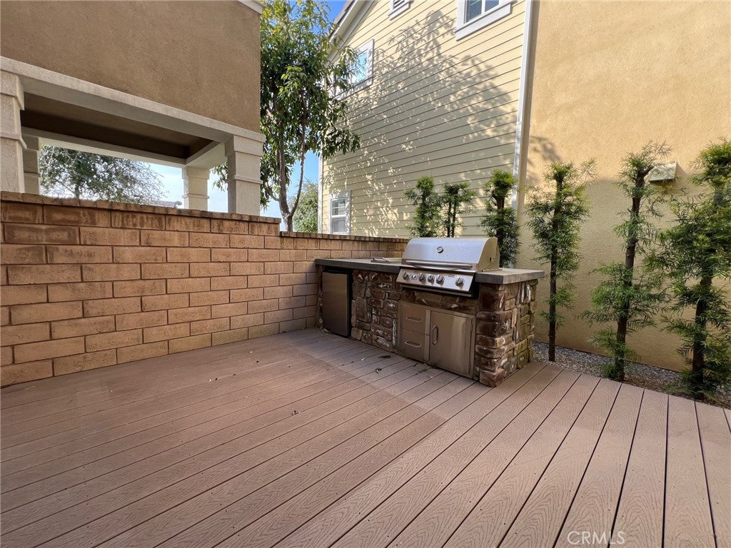 789 E Sierra Madre