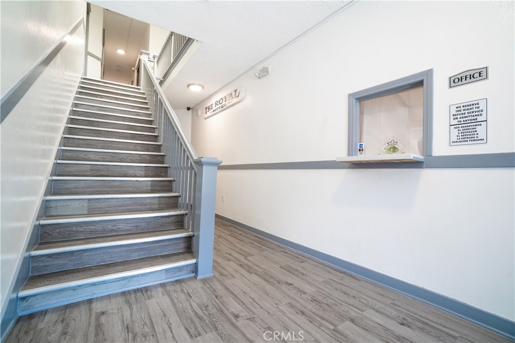 238 W 10th