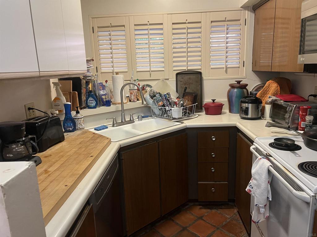 2630 Torrey Pines Rd E21