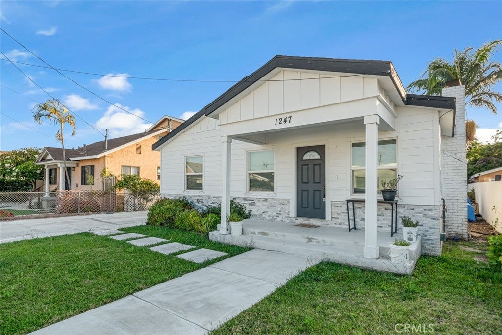 1247 N Neptune Avenue, Wilmington CA 90744
