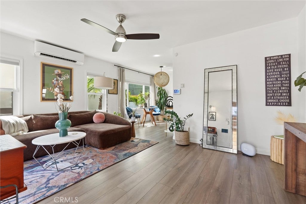 1959 Henderson Avenue