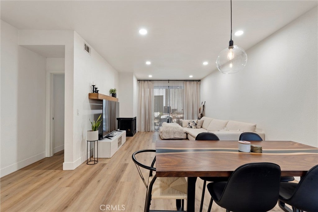 2504 W Macarthur Boulevard I