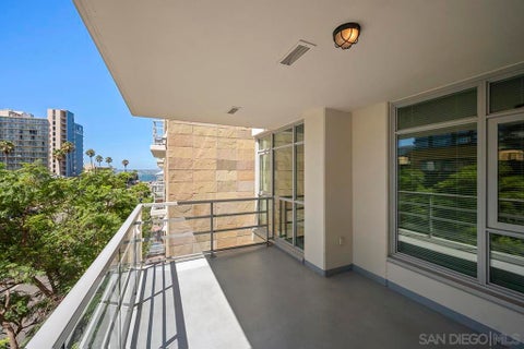 Photo of 1431 Pacific Hwy HWY #406, San Diego, CA 92101 (MLS # 260021861SD)