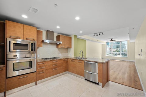 Photo of 1431 Pacific Hwy HWY #406, San Diego, CA 92101 (MLS # 260021861SD)