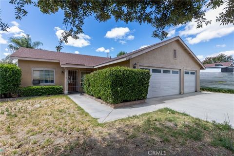 Photo of 42821 Seal Rock Court, Hemet, CA 92544 (MLS # OC26118910)