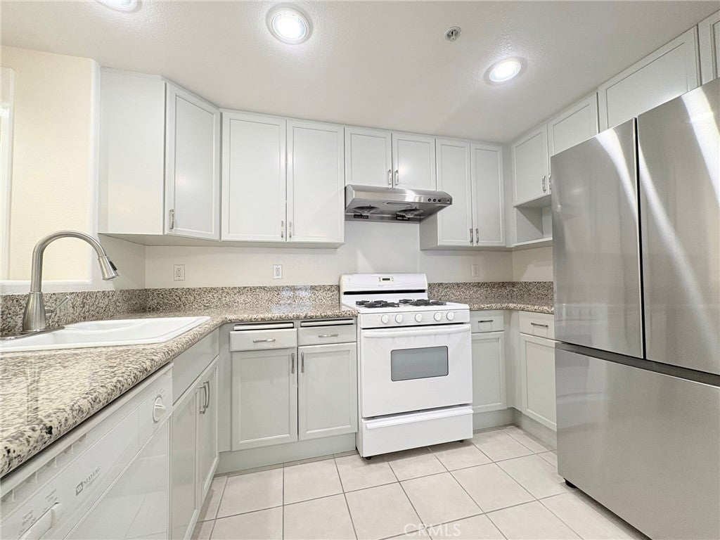 580 W Main Street #322