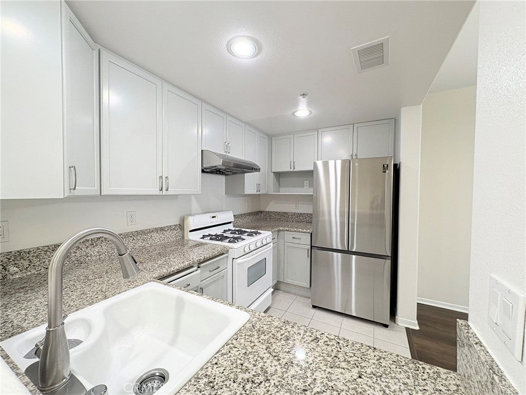 580 W Main Street #322