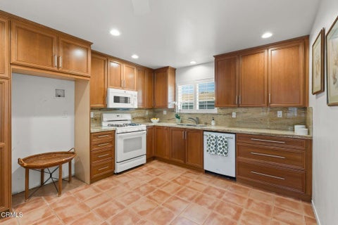 Tiny photo for 2554 Neptune Place, Port Hueneme, CA 93041 (MLS # V1-38794)