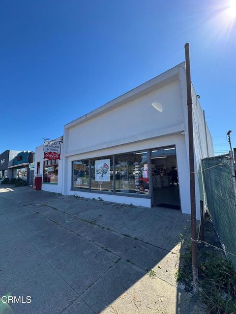 Photo of 1960 E Thompson Boulevard, Ventura, CA 93001 (MLS # V1-34982)