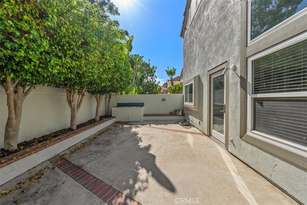 27 Almeria, Irvine CA 92614 - Photo 30