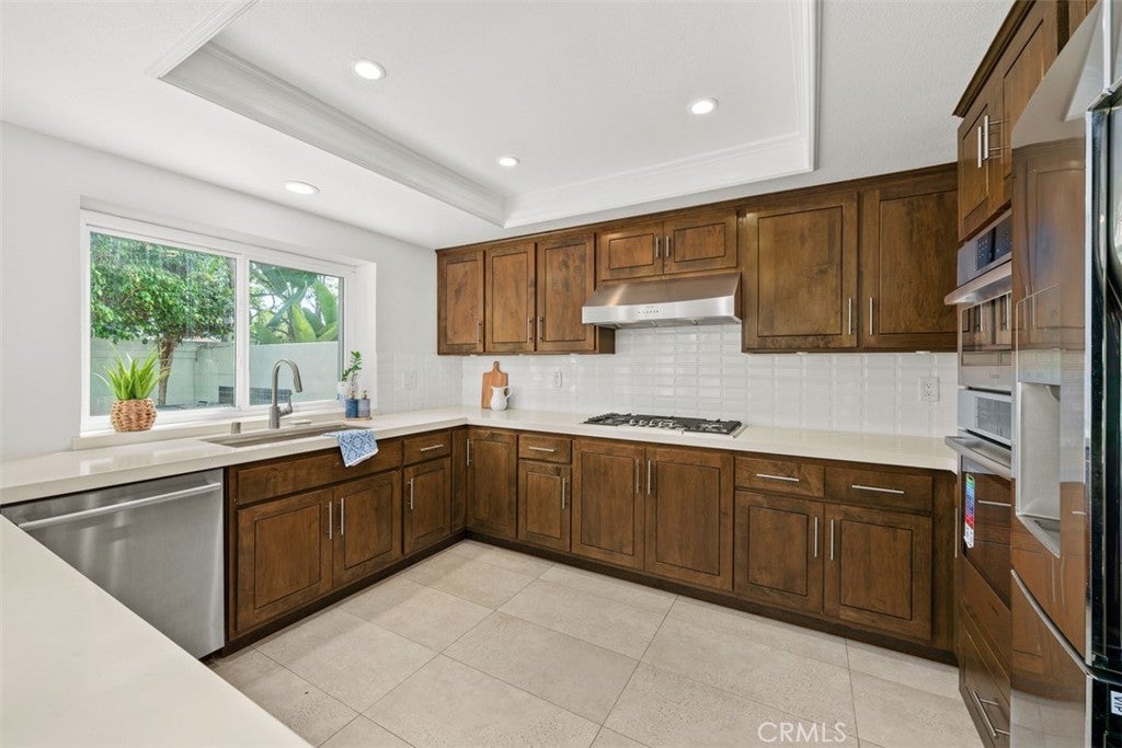 27 Almeria, Irvine CA 92614 - Photo 12