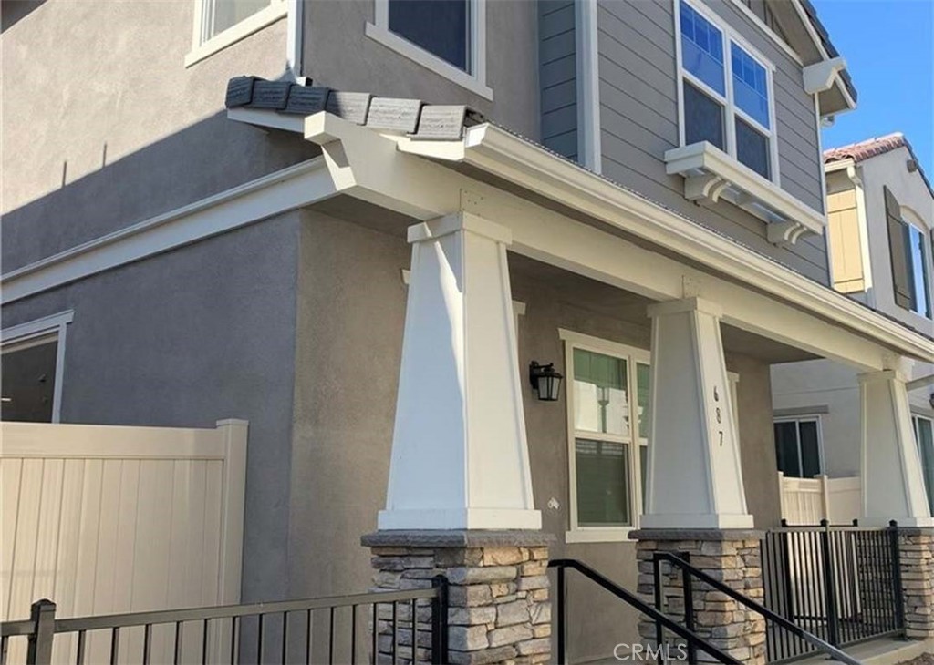 *More Photos to Come* Welcome to this stunning, move-in ready haven nestled within a sought-after gated community in Rialto. This spacious 4-bedroom, 2.5 bathroom residence, built in 2018 spans approximately 2,111 sq ft - offering abundant room for family living or executive comfort. Located between the 10 and 210 freeways, this home includes a chef's dream kitchen - elegant island, stainless steel appliances and ample cabinetry. The 2nd floor offers a flexible loft, ideal as a game room, home office or cozy retreat... and much more. 687 Clementine doesn't only offer a beautiful upgraded home - it also delivers on location, lifestyle and practicality.