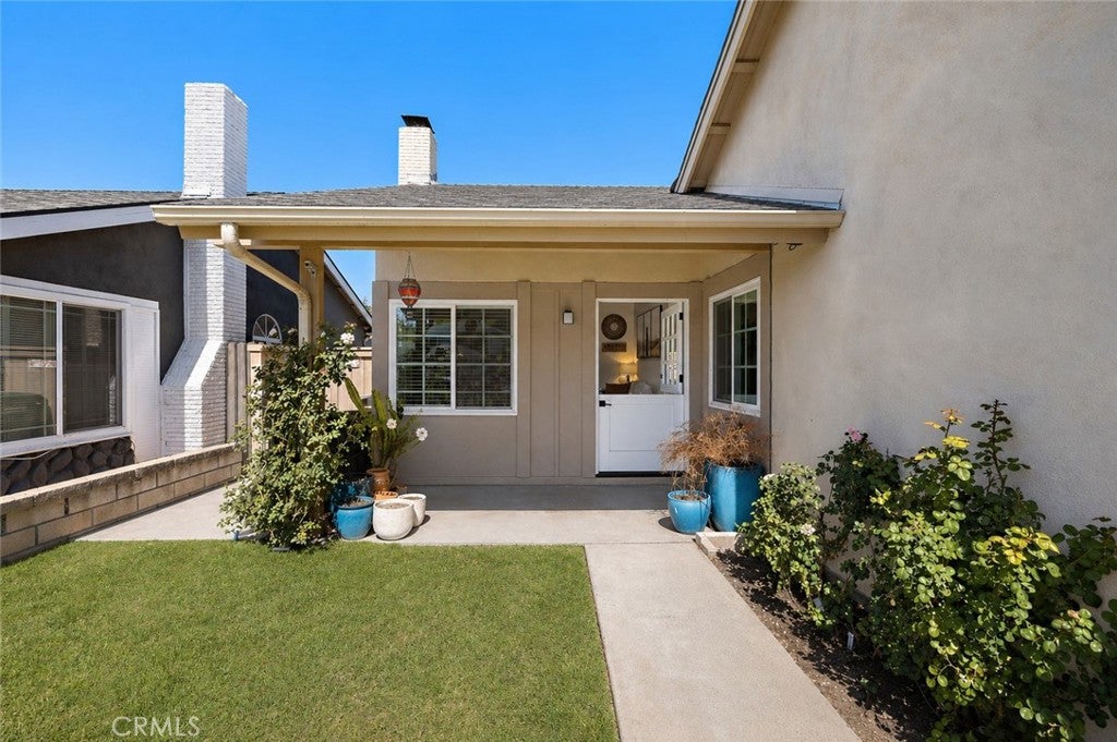 21155 Larchmont Dr, Lake Forest CA 92630