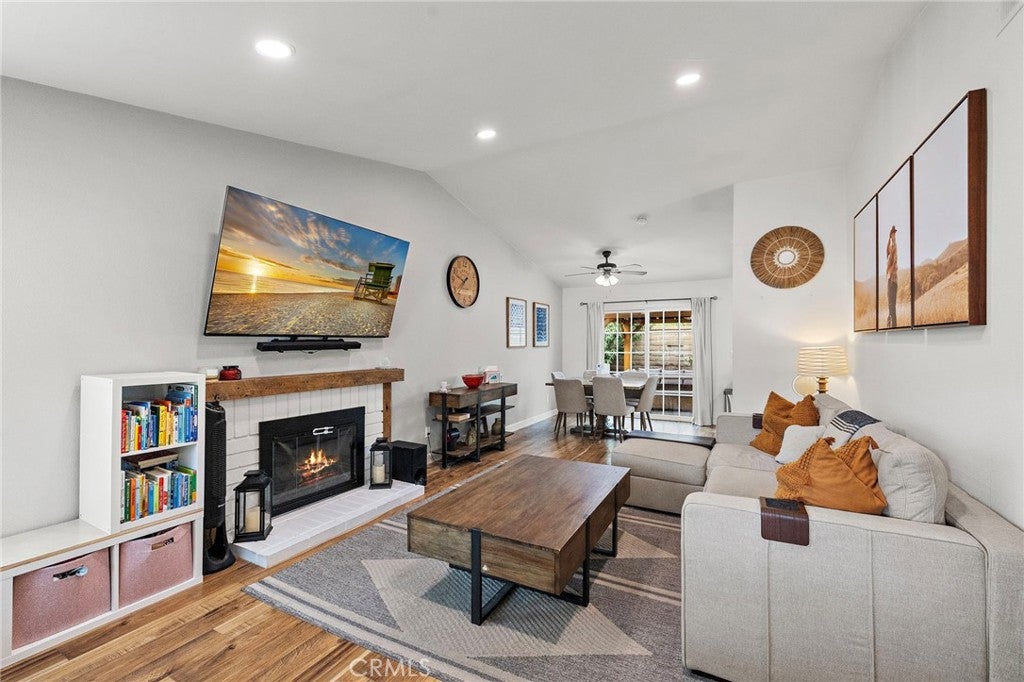 21155 Larchmont Dr