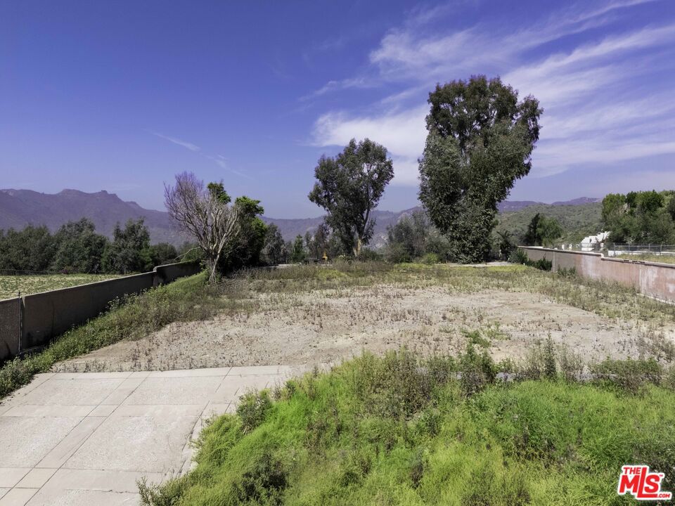 1433 El Bosque Court
