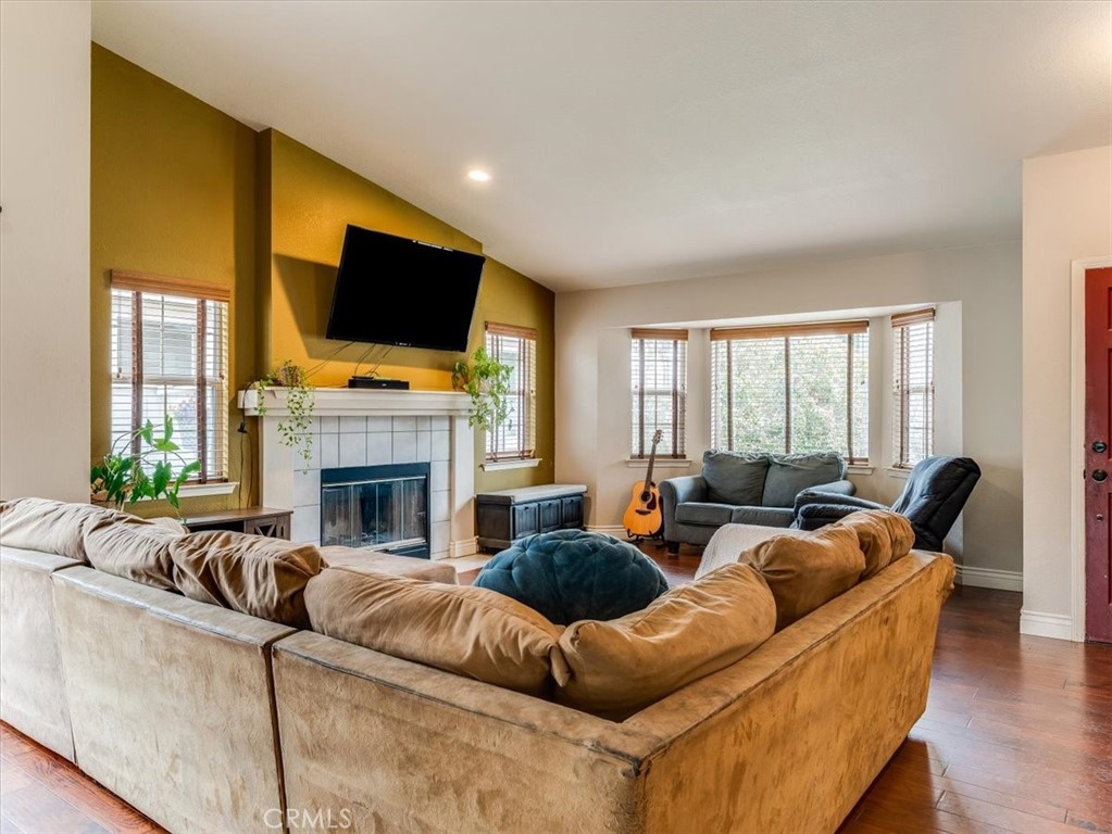 PROPERTIES 124 W Chestnut Street W