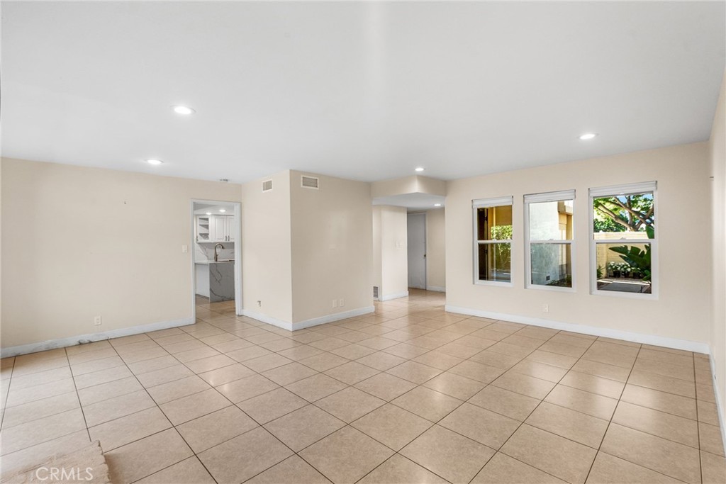 12 Foxglove Way