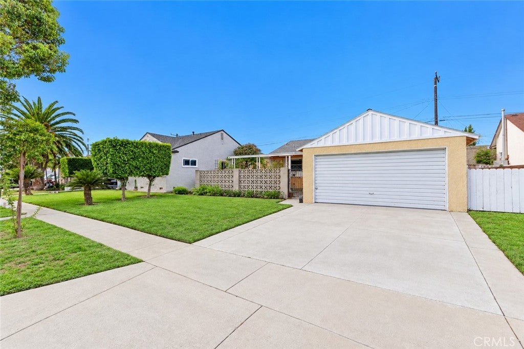 9424 Brookpark