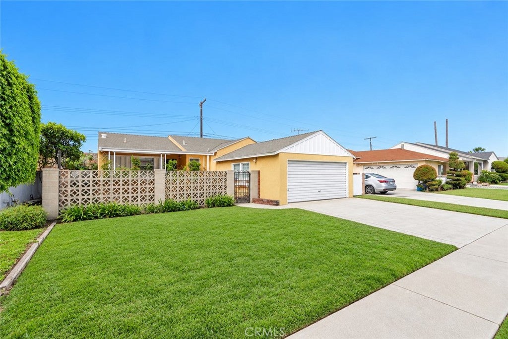 9424 Brookpark