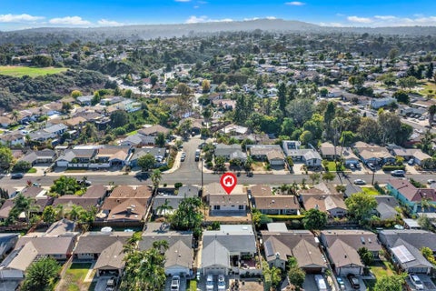 Photo of 7131 Whipple Avenue AVE, San Diego, CA 92122 (MLS # 260022770SD)