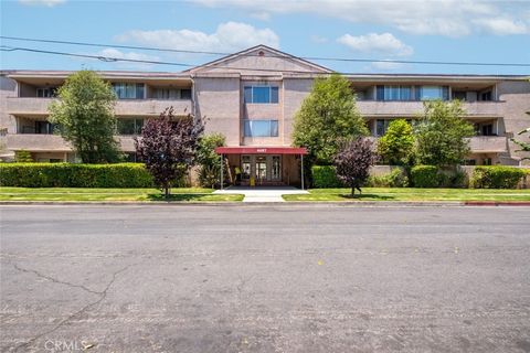 Photo of 4487 Colbath Avenue #106, Sherman Oaks, CA 91423 (MLS # SR26087408)