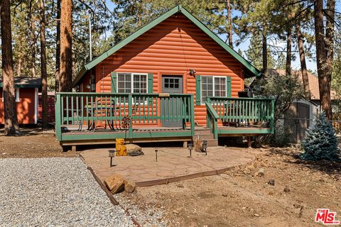 Photo of 306 Victoria Lane, Sugarloaf, CA 92386 (MLS # 25599771)