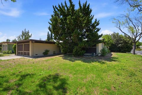 Photo of 3868 Louis Road, Palo Alto, CA 94303 (MLS # ML82044450)