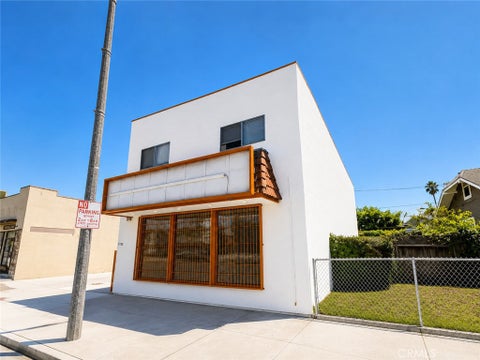 Photo of 9706 Alondra Boulevard #203, Bellflower, CA 90706 (MLS # PW26193801)