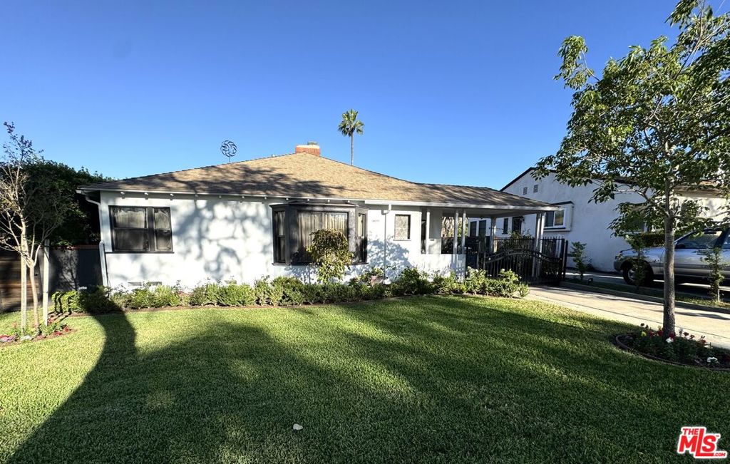 3506 S Redondo Boulevard