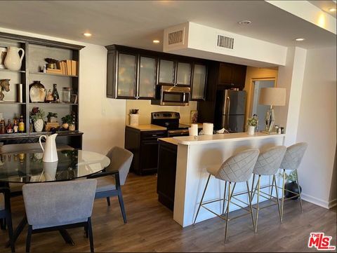 Photo of 7250 Franklin Avenue #503, Los Angeles, CA 90046 (MLS # 26667727)