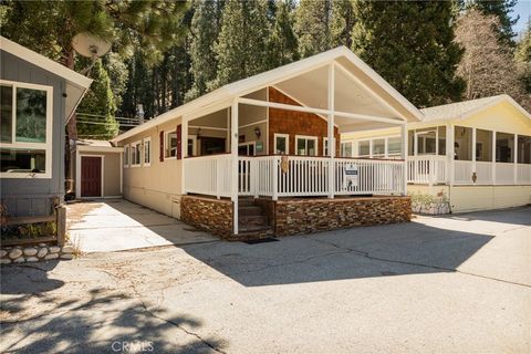 Photo of 27500 State Highway 189 #81, Lake Arrowhead, CA 92352 (MLS # IG26042394)