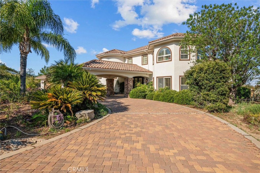 21100 Paseo Montana